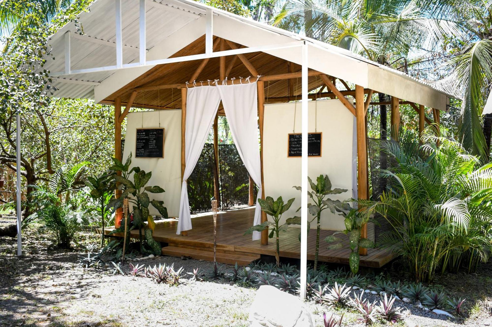 Cuatro Vientos Lodge & Apartments - Mal Pais, Costa Rica Playa Santa Teresa  Extérieur photo