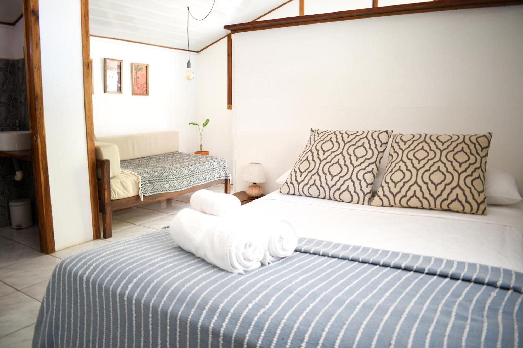 Cuatro Vientos Lodge & Apartments - Mal Pais, Costa Rica Playa Santa Teresa  Extérieur photo