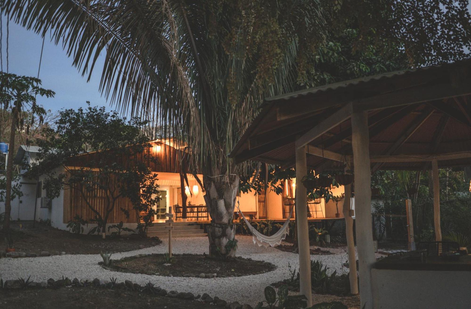 Cuatro Vientos Lodge & Apartments - Mal Pais, Costa Rica Playa Santa Teresa  Extérieur photo